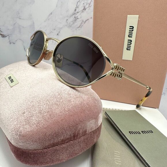 New MIU MIU Sunglasses - Picture 2 of 16